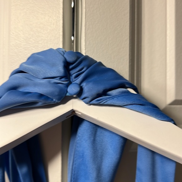 Lulu blue satin halter dress - Picture 6 of 9